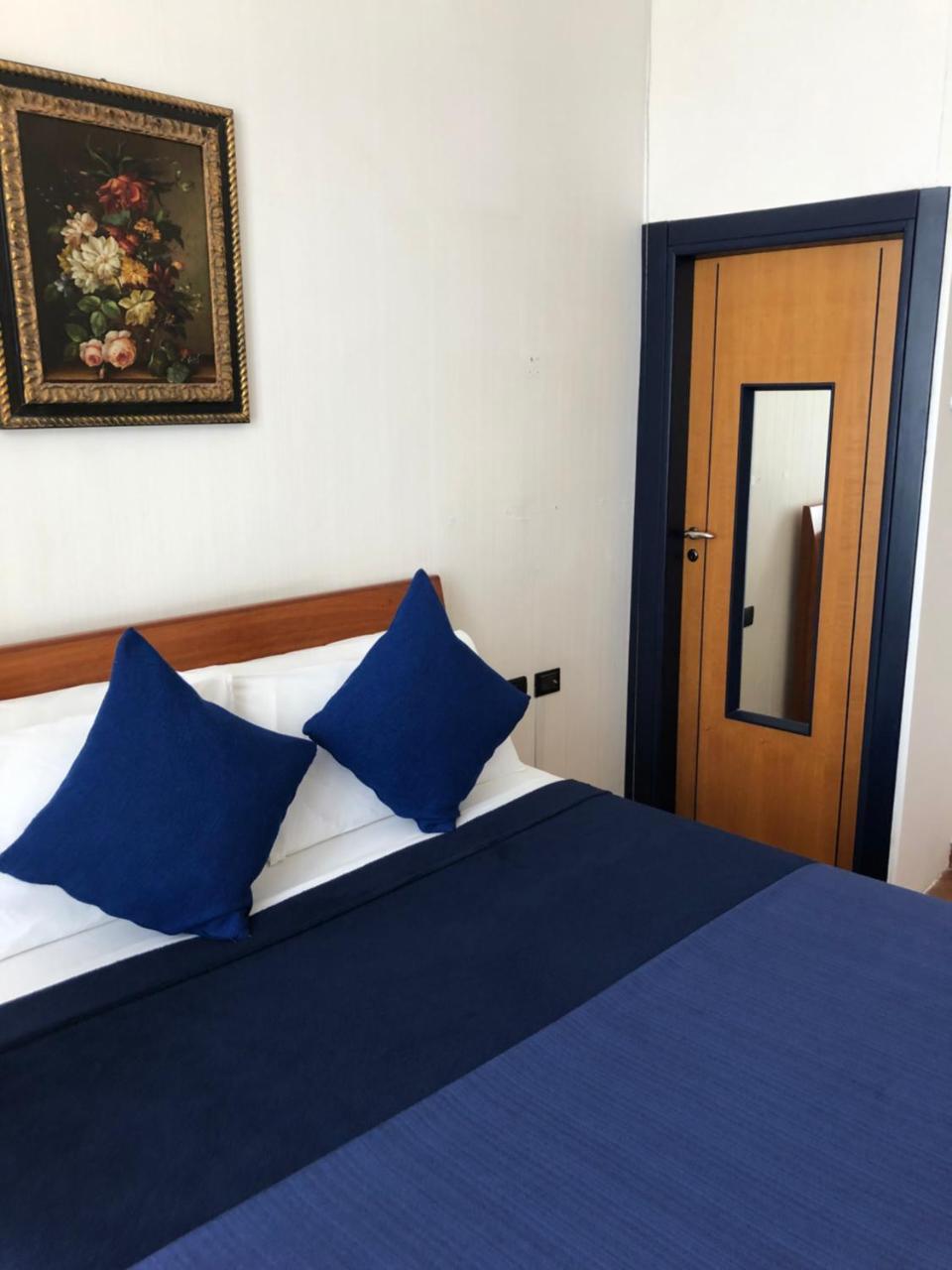 Smln Rooms & Suites Napoli Esterno foto